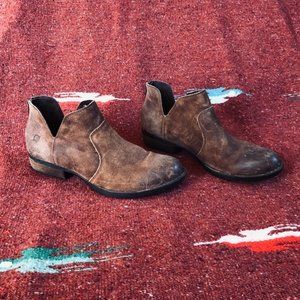 🤎Born Kerri Rust Tobacco Distressed Booties 7.5